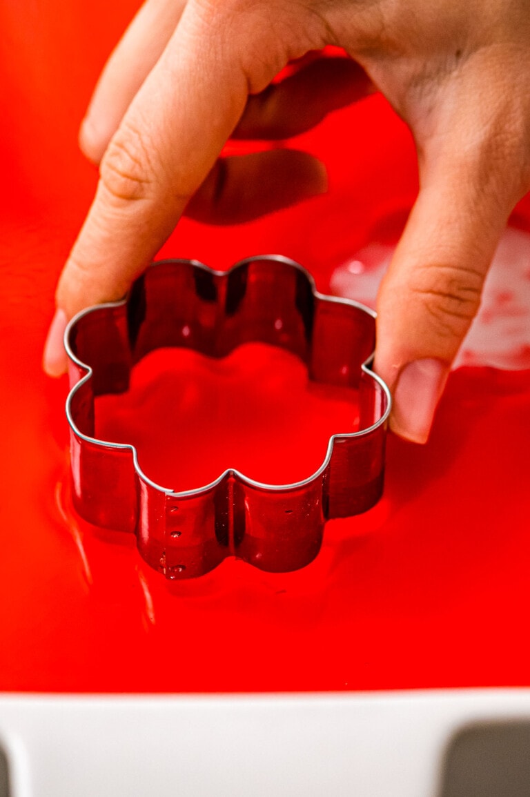 Jell-O Jigglers - Only 2 Ingredients! - Kids Activity Zone