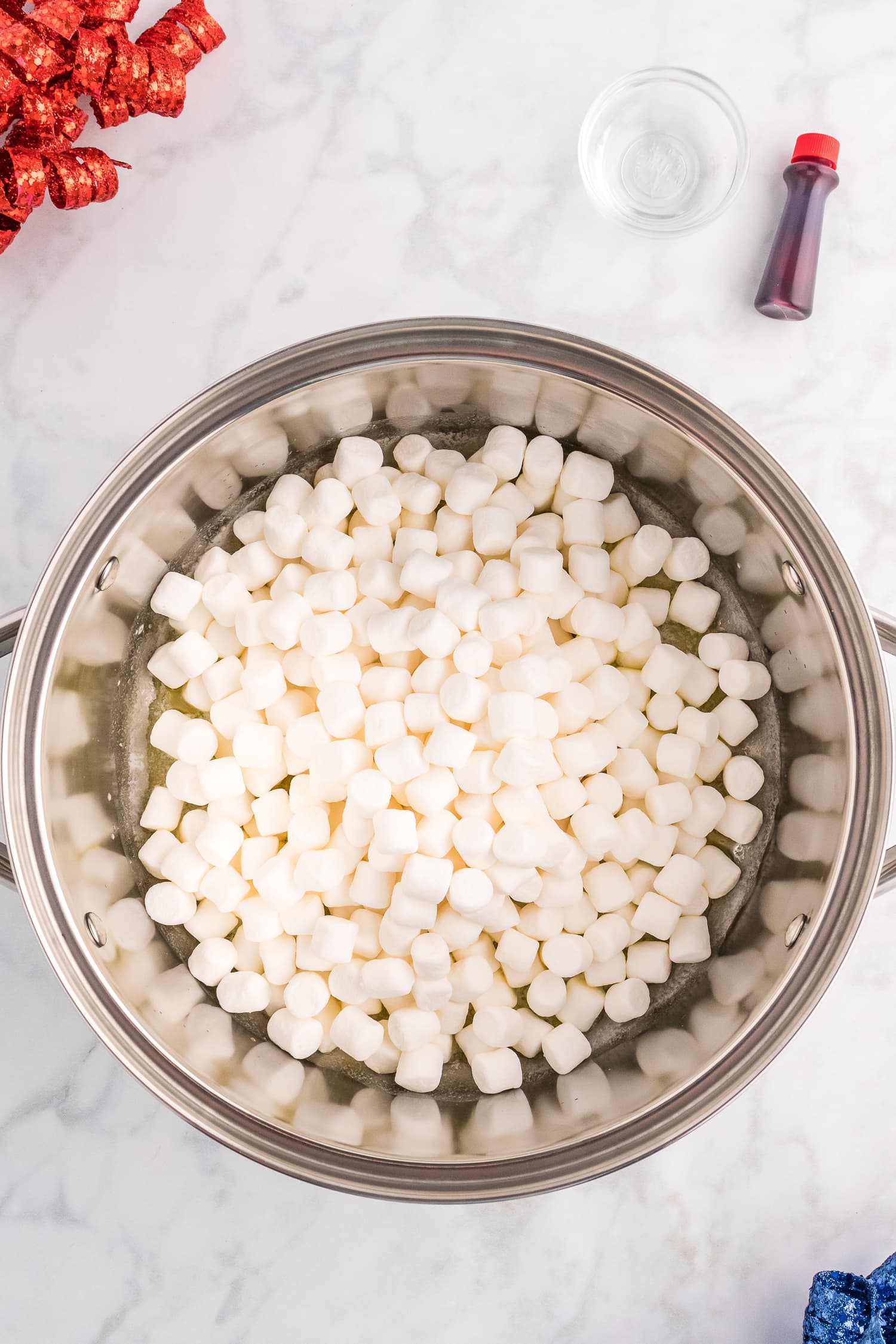 Saucepan with mini marshmallows