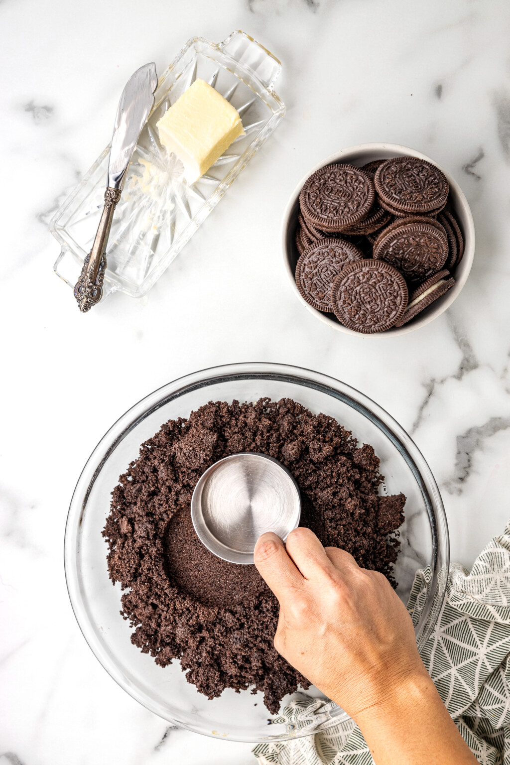 Easy NoBake Oreo Pie Crust! Kids Activity Zone