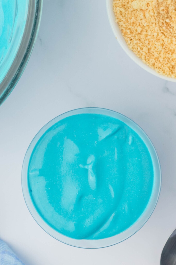 Fill a cup with pudding