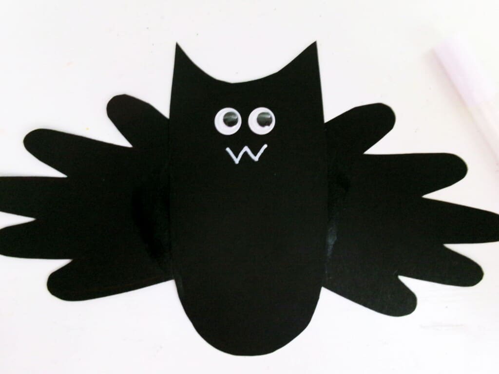 Handprint Bats - Kids Activity Zone