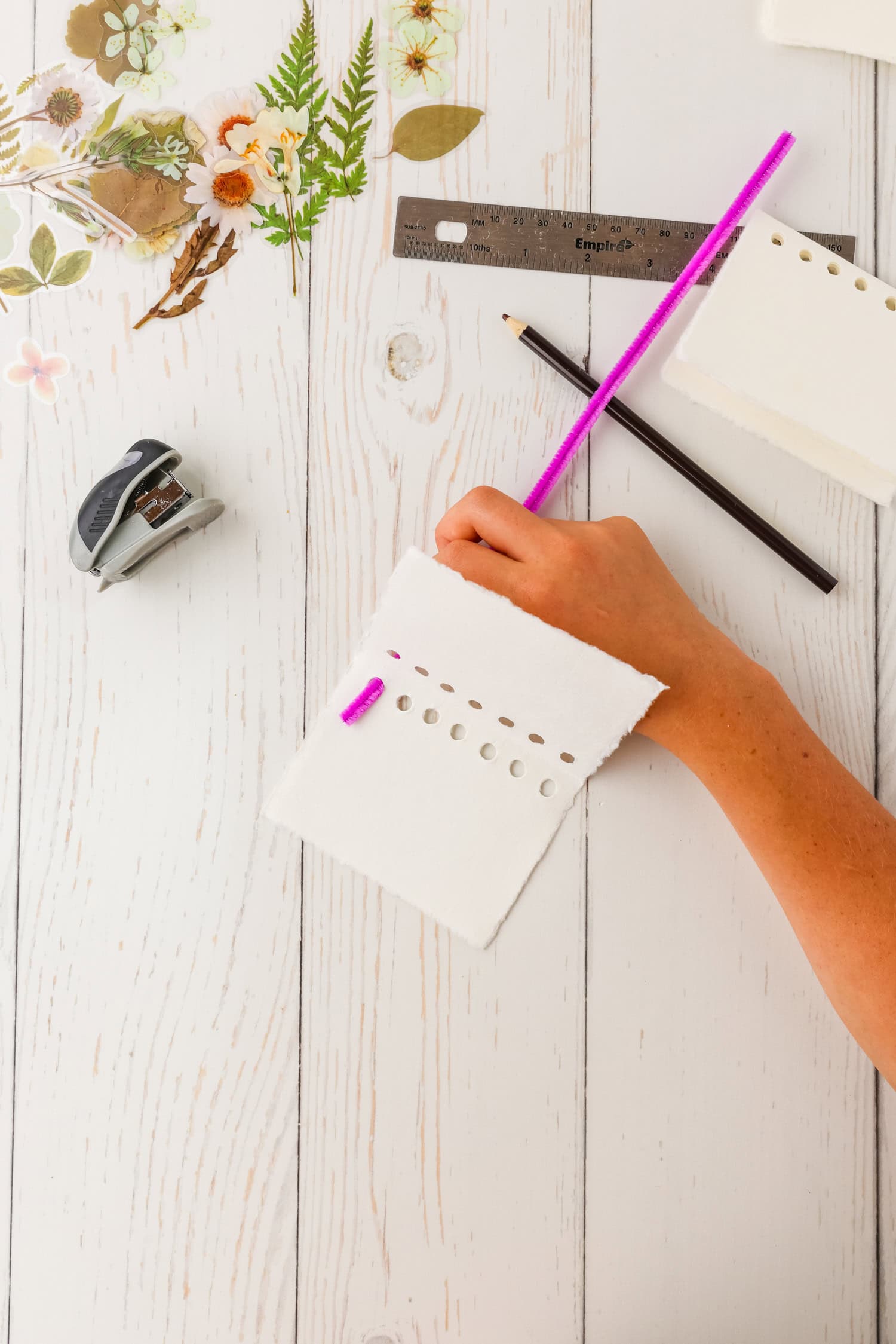 Using colorful pipecleaner for the DIY Sticker Book binding