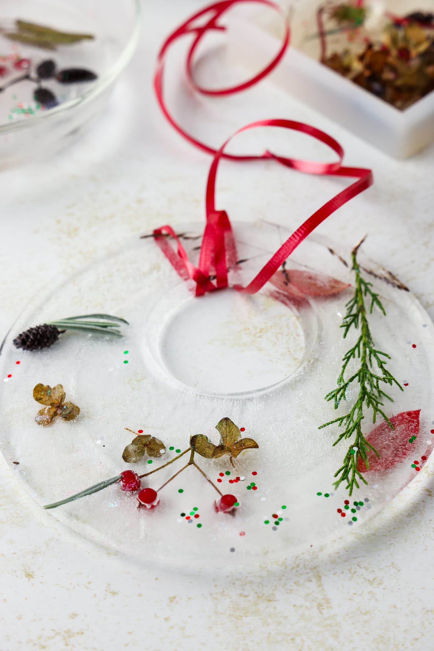 Side picture of completed circular shaped Ice Suncatcher.