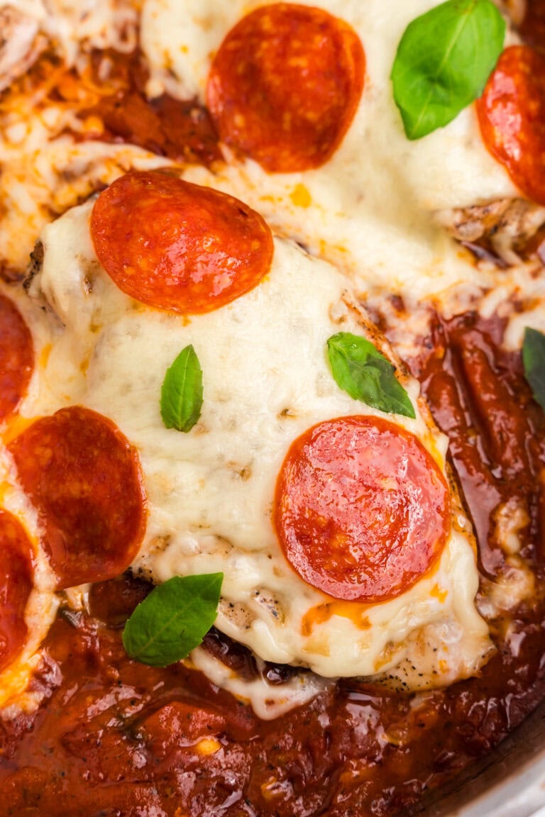 Close up picture of completed pizza chicken.
